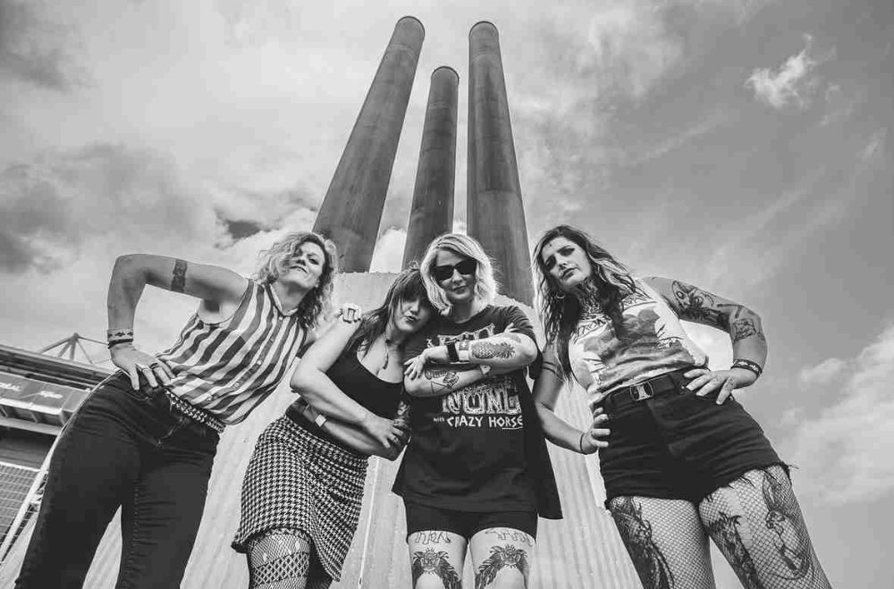 Taxi Girls live shot